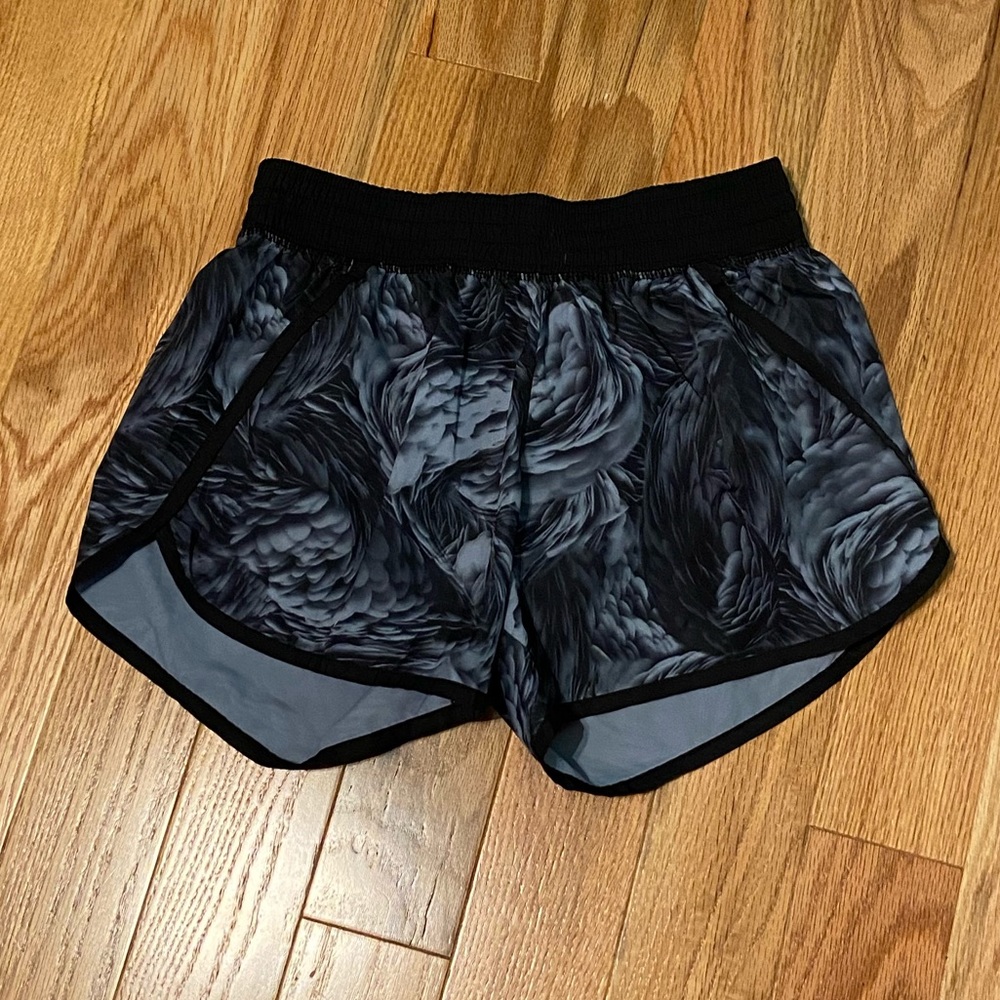 Gray & black print athletic shorts